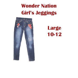 Wonder Nation Girl’s Large Jeggings Embroidered